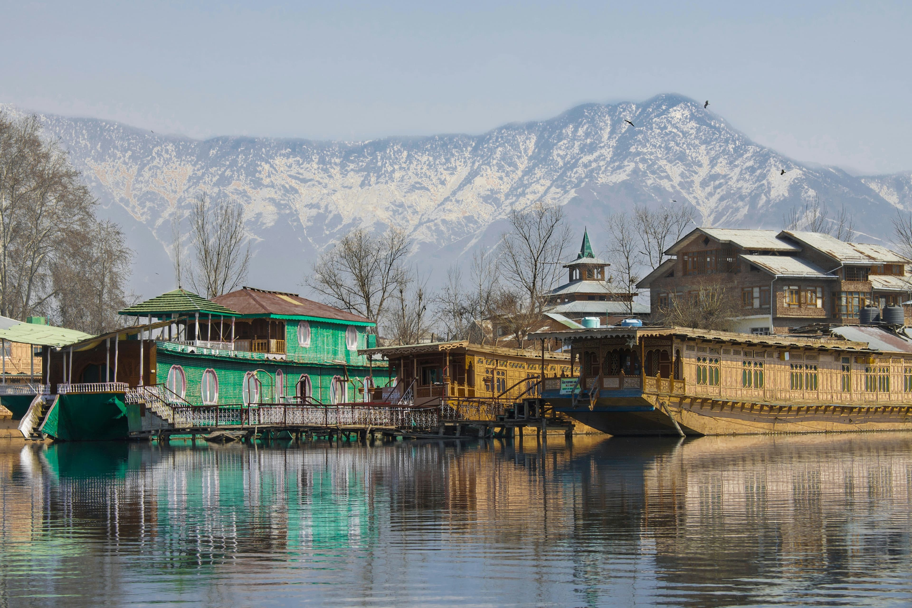 Kashmir Houseboat Tour